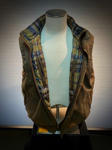 91921-7 Earth Brown
Week End Vest
Faux Leather-
Multiple Pockets In & Out